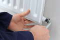 Fixer un radiateur